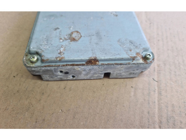 Řídící jednotka 8966105460, 1752005531   Toyota Avensis T220 2001