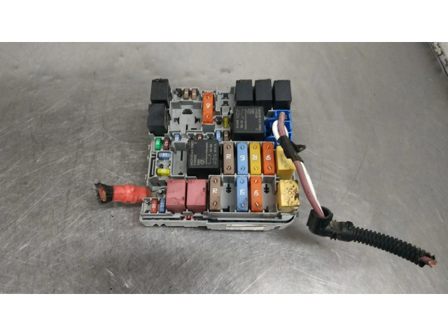 Блок предохранителей 51827977   Fiat Grande Punto    