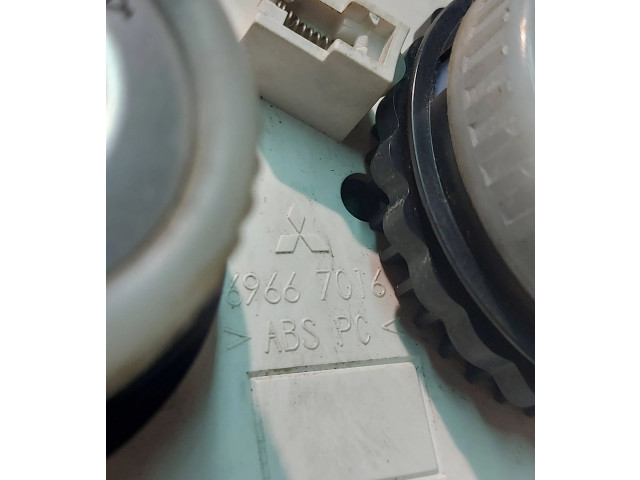 Блок управления климат-контролем 69657032   Mitsubishi Colt