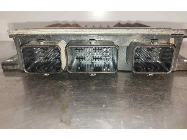 Блок управления двигателем ECU    8200334419   Renault Megane II