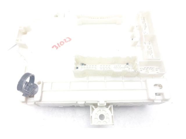 Блок предохранителей MN108319   Mitsubishi Colt CZ3    