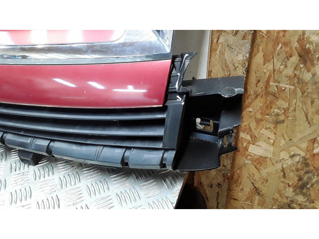 Передняя решётка Citroen Berlingo 2008-2018 года 9682581680      