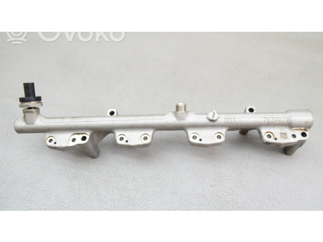 Vstřikovací lišta 7639979   BMW X1 F48 F49  pro benzínový motor 2.0  