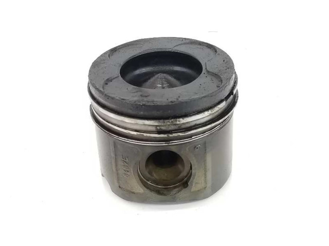 Píst 11247790515   BMW 1 E82 E88   2.0  