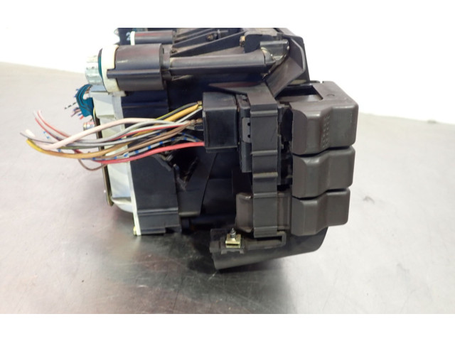 Панель приборов 8111733181117332   Audi 80 90 B2       