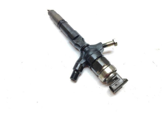Vstřikovač 2367030400, 05M17127   Toyota Land Cruiser (J150)     