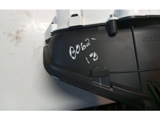 Панель приборов 31412535   Volvo XC60       