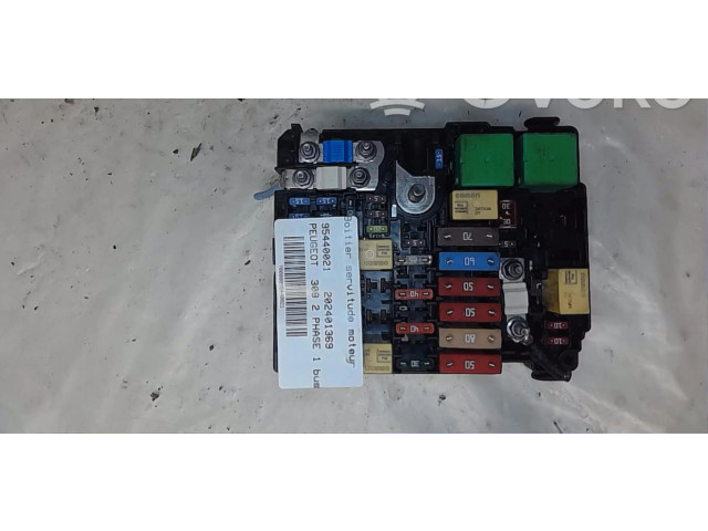 Pojistková skříňka Řídící jednotka BSM 9804848580   Peugeot 308 2014