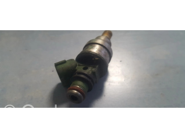 Форсунка INP484, INP-484    Mazda 323 для бензинового двигателя  1.5