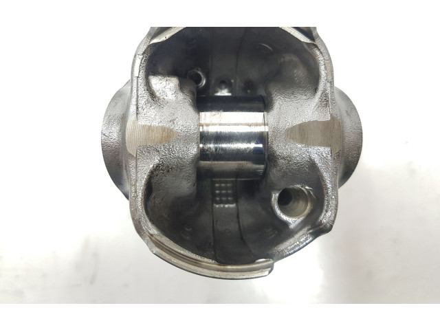 Píst 234102A966, 234102A966   Hyundai i30    D4FC 