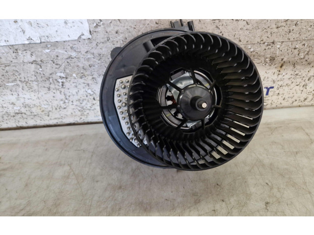 Вентилятор печки    5WB819021C, 5Q0907521F   Volkswagen Cross Touran II