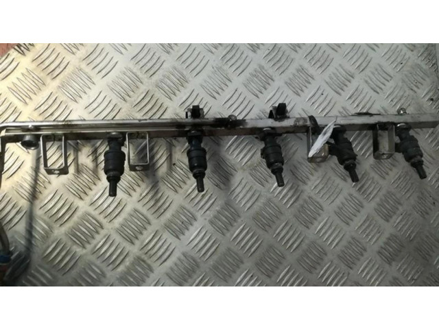 Vstřikovací lišta 143894902, 1427240   BMW 3 E46  pro benzínový motor 2.0  