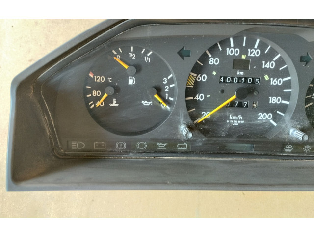 Přístrojová deska  Mercedes-Benz E W124 1992 1245438521  