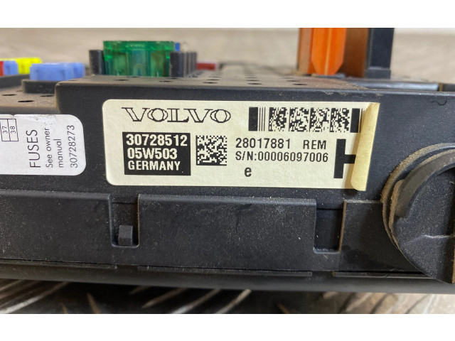   Pojistková skříňka 30728512, 28017881   Volvo XC90 2006