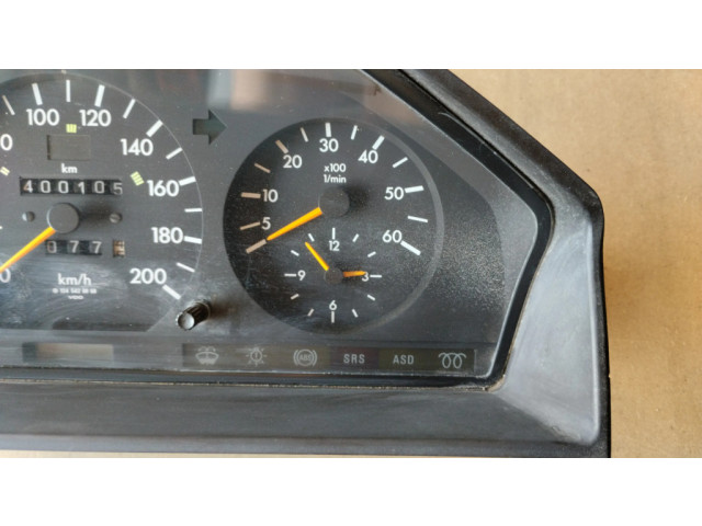 Přístrojová deska  Mercedes-Benz E W124 1992 1245438521  