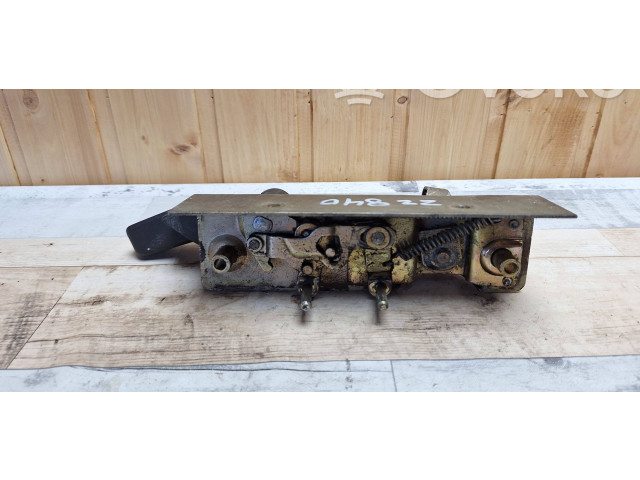 Замок багажника 9017400135    Mercedes-Benz Sprinter W901 W902 W903 W904 1995 - 2007 года