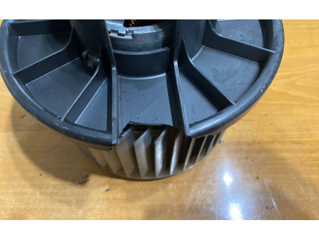 Вентилятор печки    0130111202, MF0160700361   Audi A6 S6 C6 4F