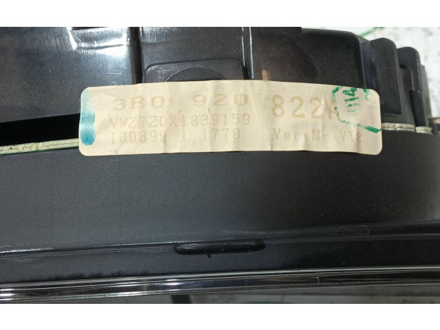 Přístrojová deska  Volkswagen PASSAT 2000 3B0920822A  