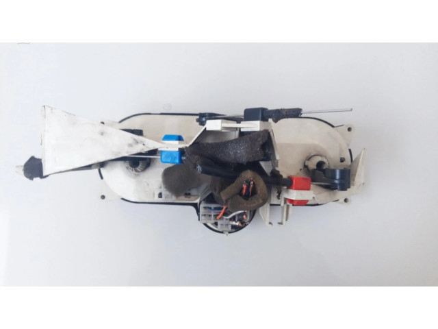 Блок управления климат-контролем MB947678, MB947677   Mitsubishi Carisma