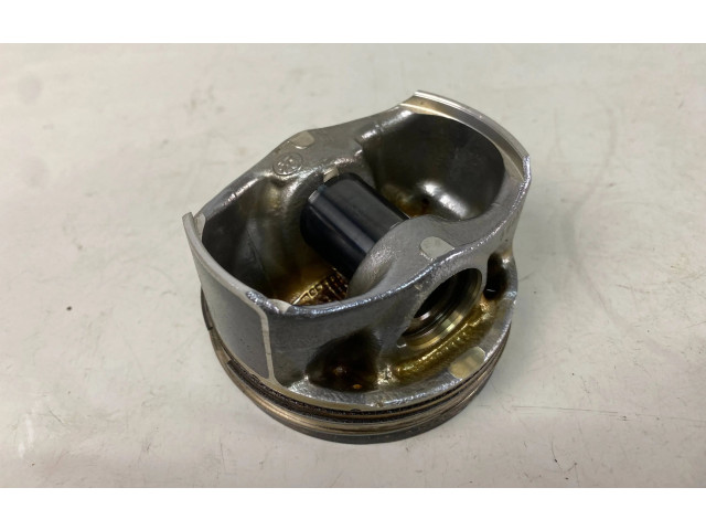 Píst 06KBG, 82.435   Audi A3 S3 8V    DNUE 