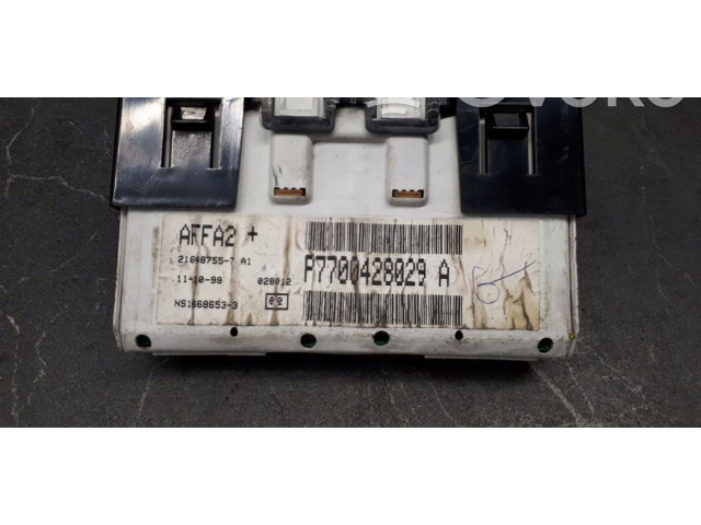 Дисплей    21648755   Renault Megane I