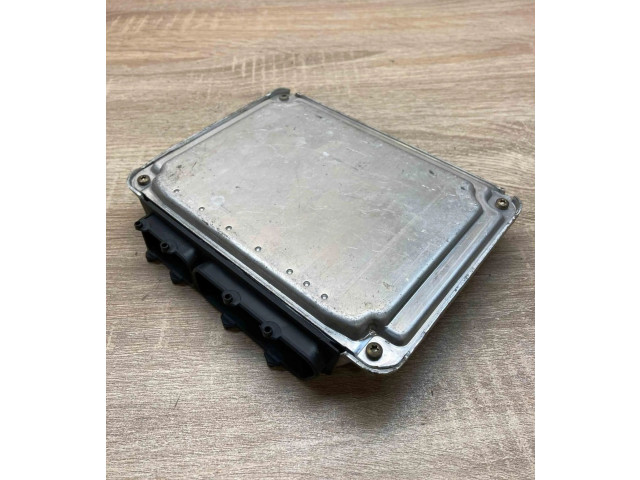 Блок управления двигателем Блок управления 030906032J, 0261204913   Volkswagen Scirocco