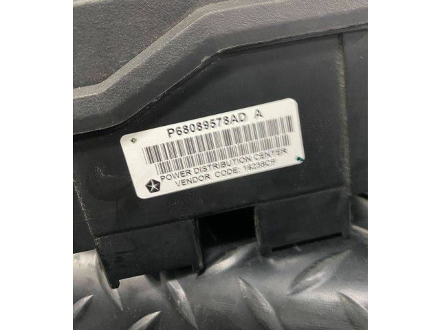 Блок предохранителей  P68089578AD   Dodge RAM 1500 DS    