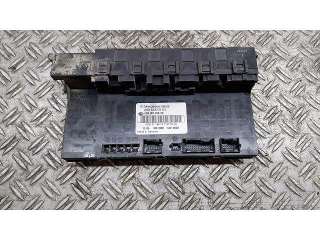   Pojistková skříňka 2035450701   Mercedes-Benz C W203 2001
