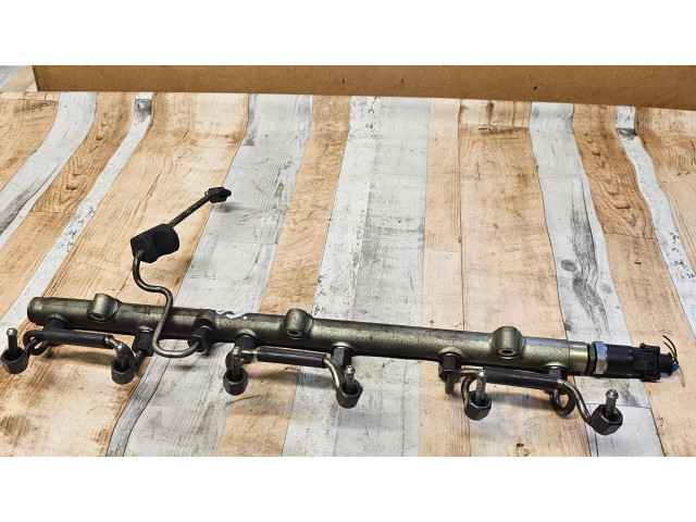 Vstřikovací lišta 0445216002   BMW 5 E39  pro naftový motor 2.5  