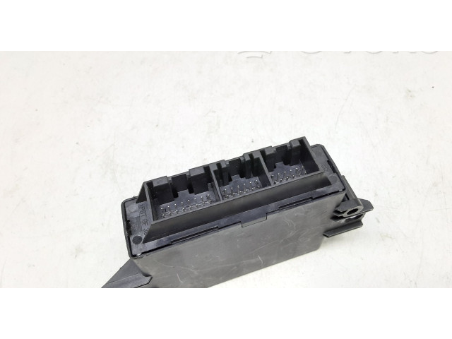 Блок управления парковки 30682548   Volvo S80 2007