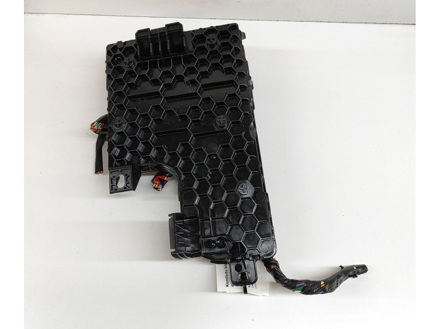 Блок комфорта 167097700A, 165765030B   Tesla Model Y   