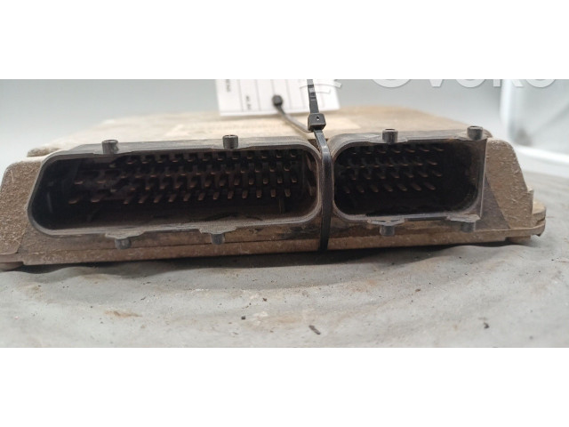 Блок управления двигателя 047906030C, 5WP4208   Skoda Felicia I