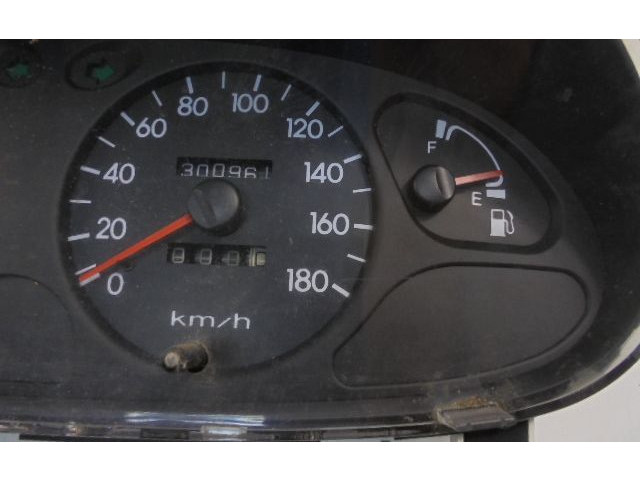 Přístrojová deska  Toyota Hiace (H10) 2001 94004-4A110, 94004-4A110  