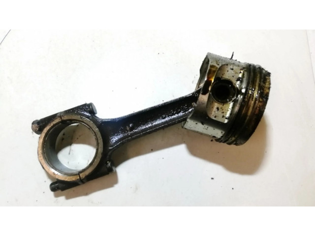 Píst    Alfa Romeo 155  pro benzínový motor 1.7  