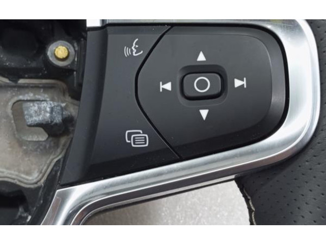 Руль Volvo XC40   -  года 34232263C, 31455409      