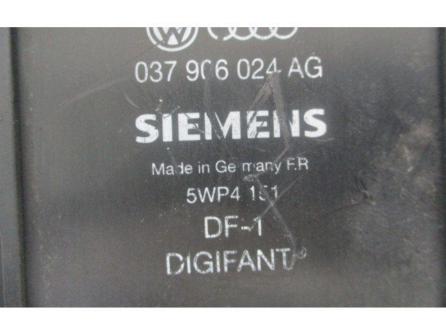 Блок управления двигателем ECU    Volkswagen  Golf III  1992 - 1997 года