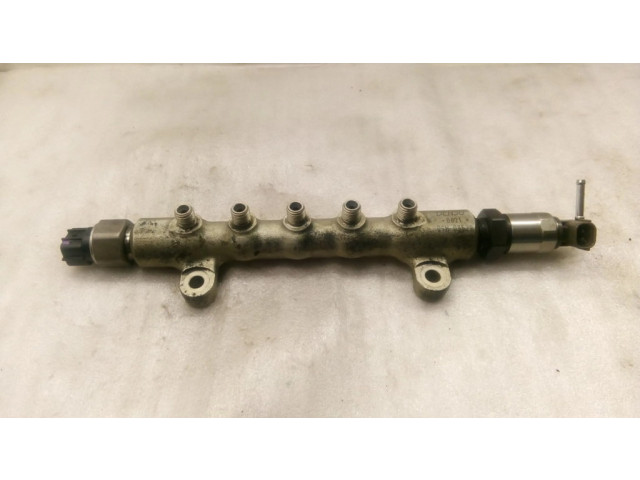 Vstřikovací lišta 238100R020   Toyota Avensis T250  pro naftový motor 2.2  2ADFHV
