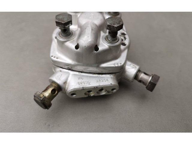 Vstřikovací lišta 0438101005   Audi 80 90 B3     