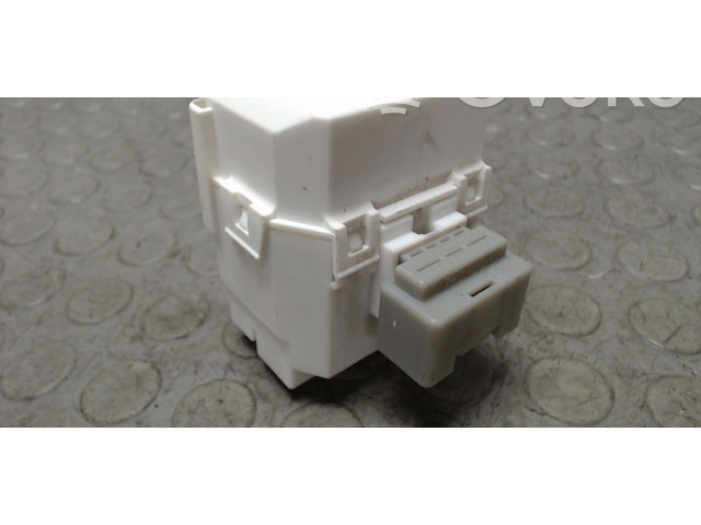 Блок предохранителей  MN108928   Mitsubishi Colt    