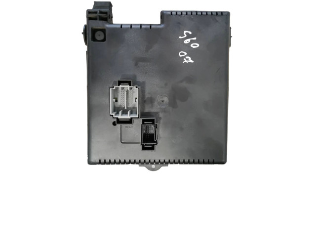   Pojistková skříňka 30786646, 28080156   Volvo S60 2006