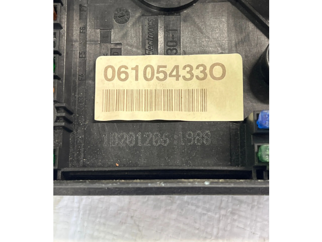 Блок предохранителей 17181301, 02012061988   Volkswagen Golf Plus    