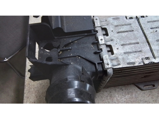 Интеркулер  8576509   BMW 5 G30 G31 0.0