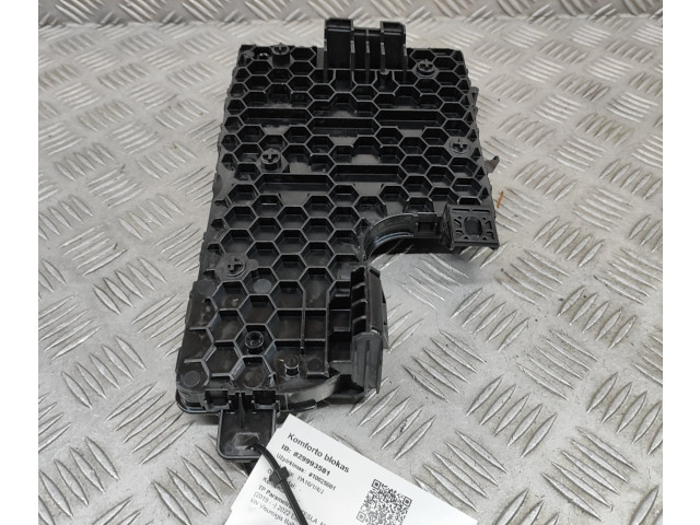 Блок комфорта 165764802A   Tesla Model Y   