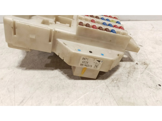 Блок предохранителей  MN108319   Mitsubishi Colt    