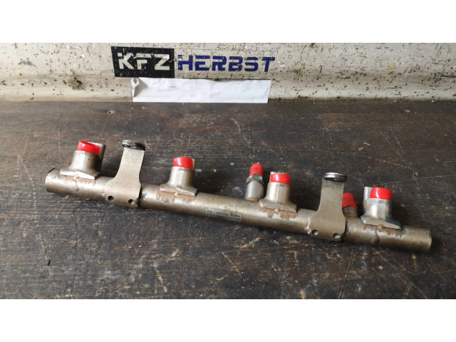 Vstřikovací lišta 079133315E   Audi S5    CAUA 