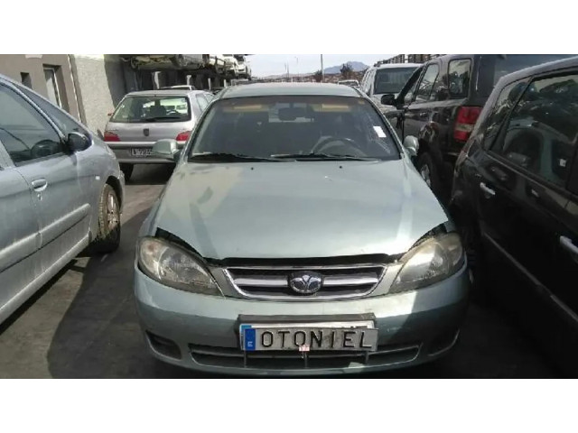 Передняя решётка Daewoo Lacetti        