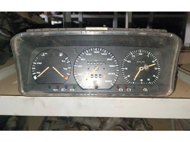 Přístrojová deska  Volkswagen PASSAT B3 1990 357919033r  
