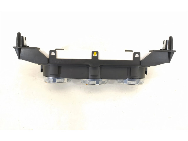 Блок управления климат-контролем 61190C8B09   Mazda CX-3