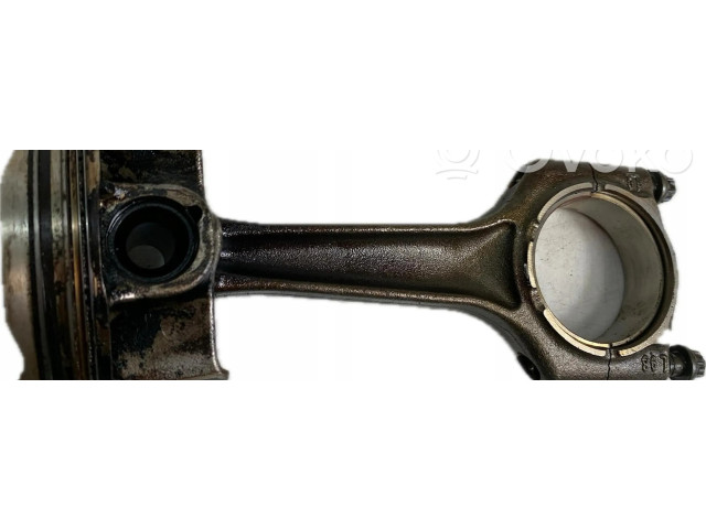  Поршень с шатуном  8638450  BMW 4 F32 F33  