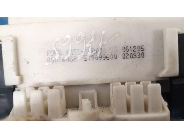   Pojistková skříňka 519099600   Ford Focus 2006